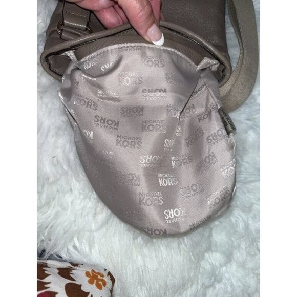 MICHAEL Kors Fulton Leather Swing pack Crossbody Taupe - Picture 8 of 12